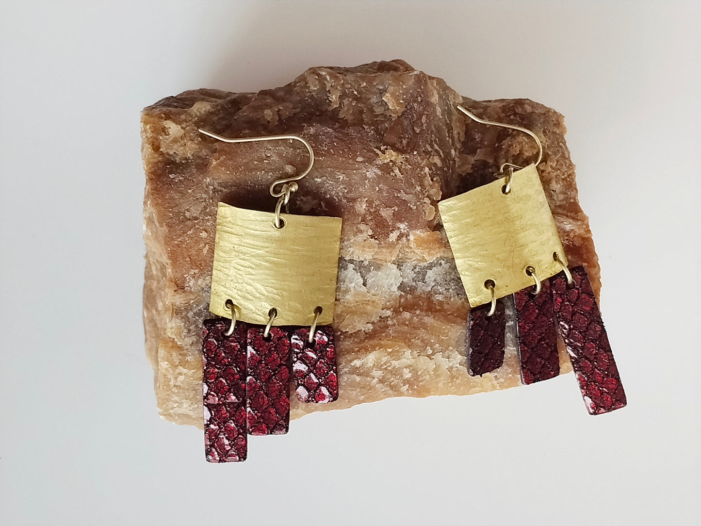 Cuadrado laton + cuero