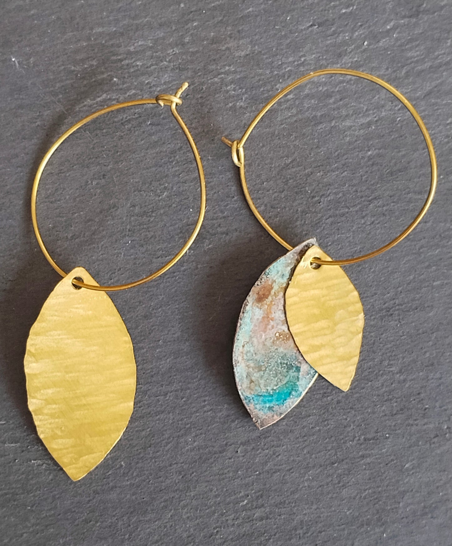 Hojas con pátina, aro