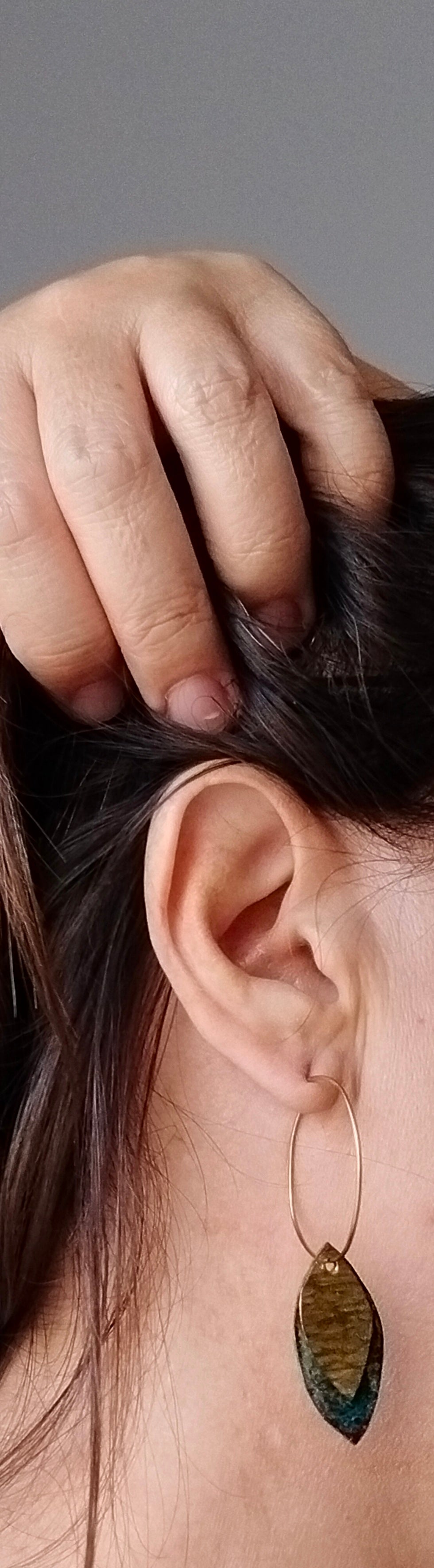 Hojas con pátina, aro