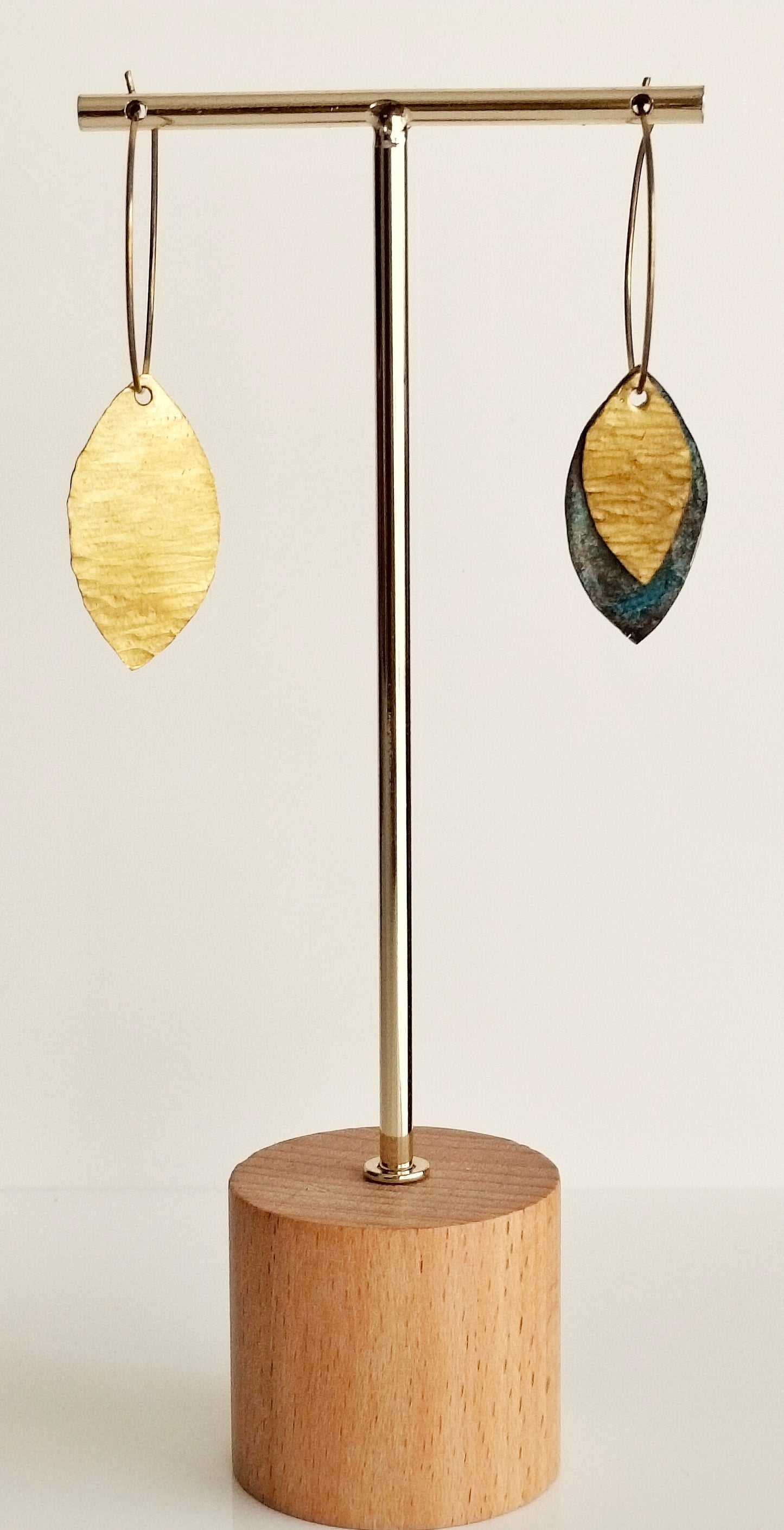 Hojas con pátina, aro